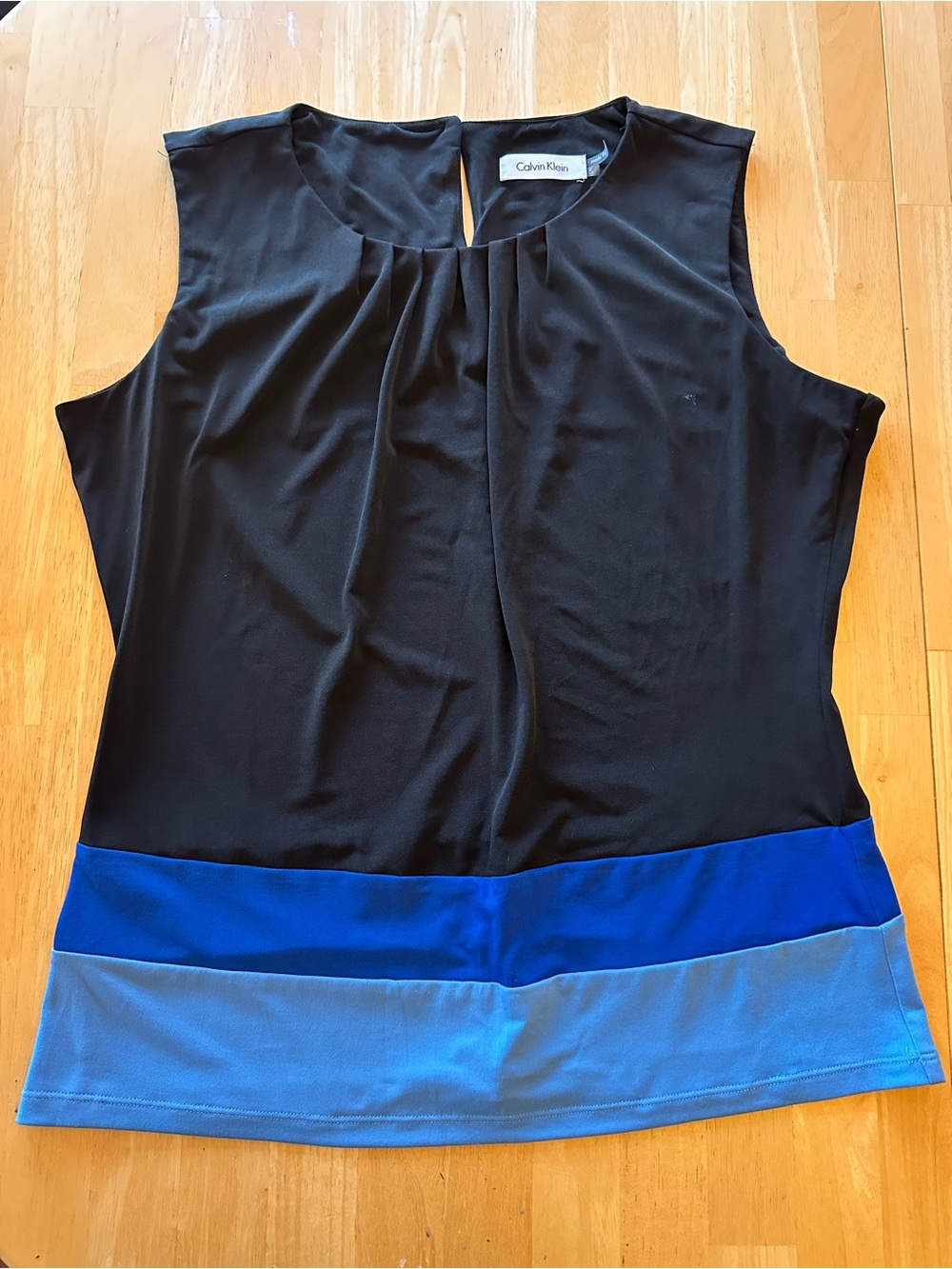 Calvin Klein Sleeveless Pleated Neck Colorblock Blouse, Black & Blue Size Small